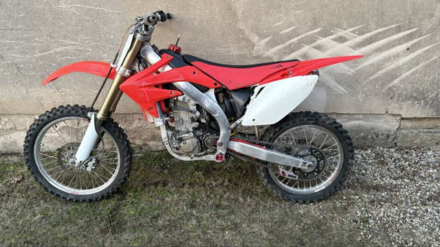 Honda CRF 450.