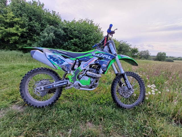 Kawasaki KX250F na podwójnym wtrysku paliwa