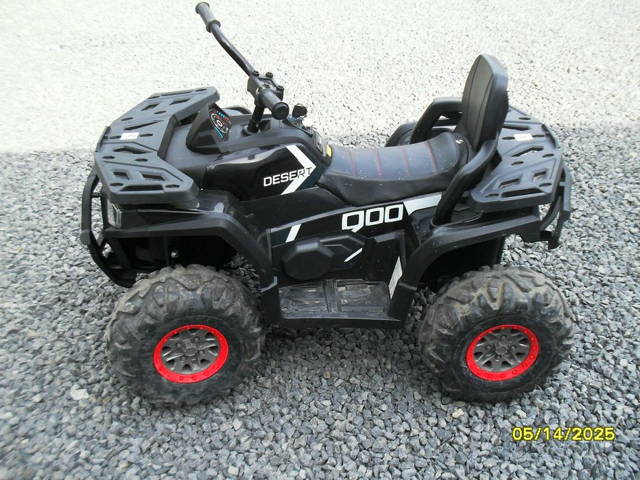 quad ATV 4x4 DESERT na akumulator zadbany