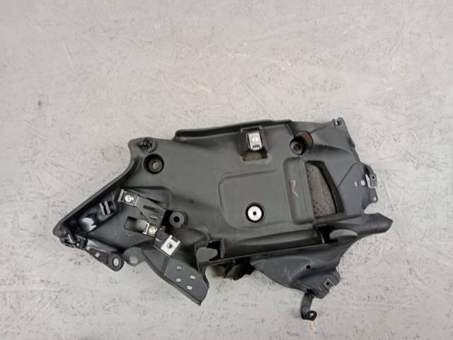 Ducati Streetfighter V2 Prawe Wypełnienie Ramy Mocowanie Boczka Bok