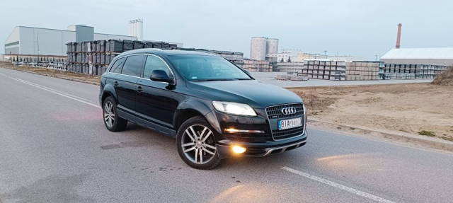 Audi Q7 3.0 TDI stan bardzo dobry koła 20"