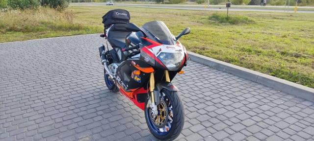 Aprilia RSV 1000 Mille R