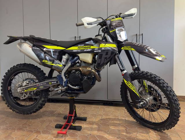 Husqvarna FE 250 doposażona
