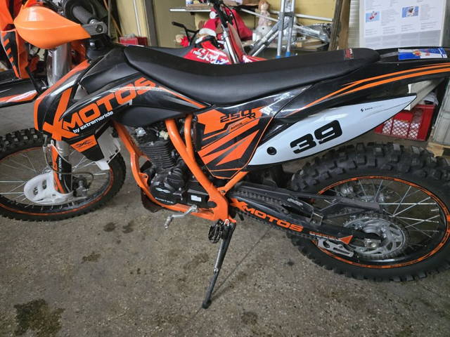 X-motos 250 rr motor cross