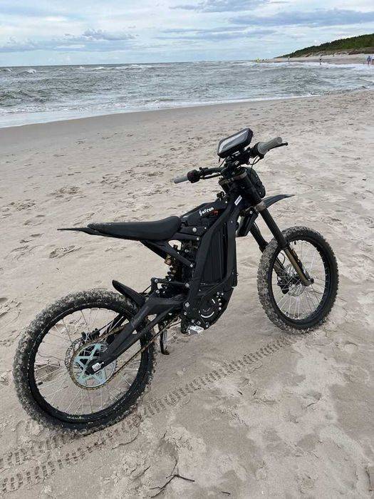 Sprzedam Surron L1E 2022 - 2600 km Shimano Saints do negocjacji