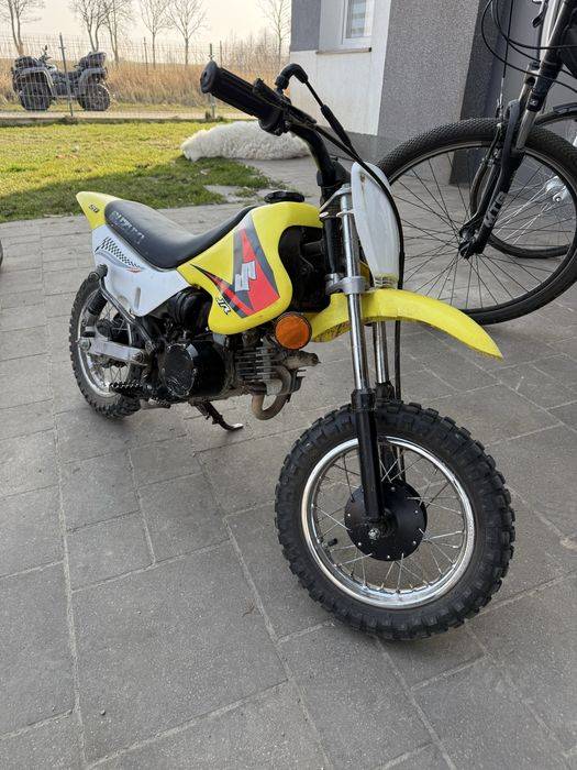 Mini cross Suzuki JR 50.