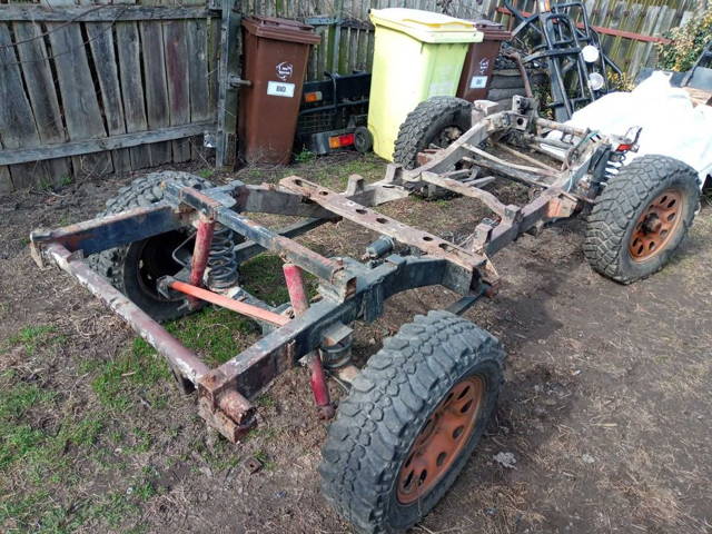 Suzuki samurai niekompletny