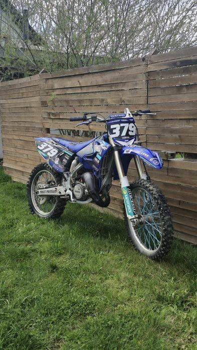 Yamaha yz 125 dwa komplety plastików