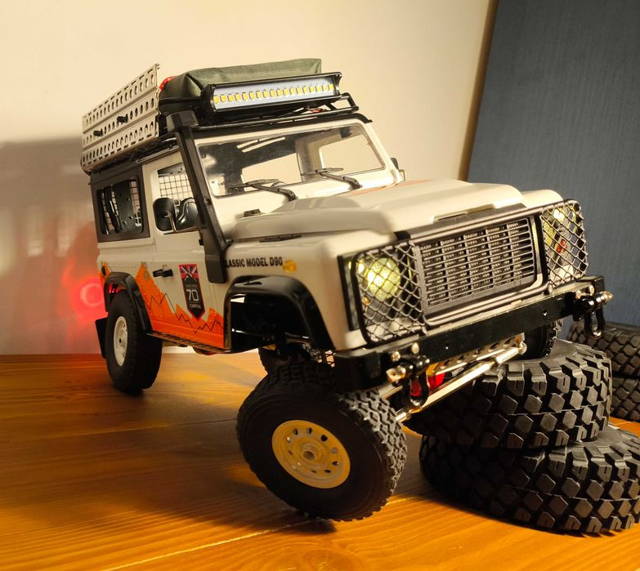 Land Rover Defender D90 RC metal 1:12