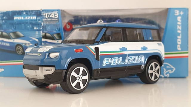 Land Rover Defender 110 Polizia Policja Bburago Burago 1:43