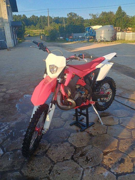 Sprzedam gas gas ec300 2t  2013r zarejestrowany na a2 ważne OC i PT .
