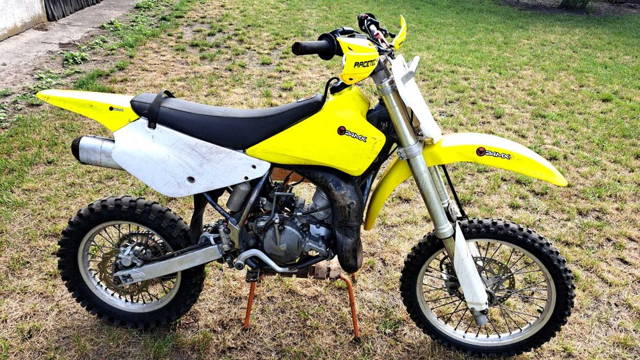 Cross Suzuki RM 85