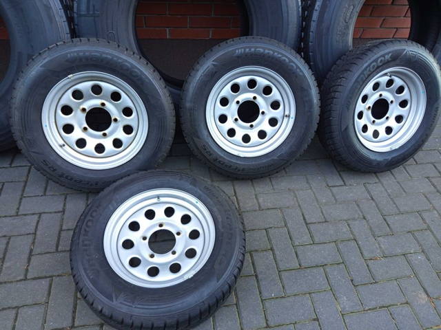 Koła zimowe Suzuki jimny idealne 205/70/15