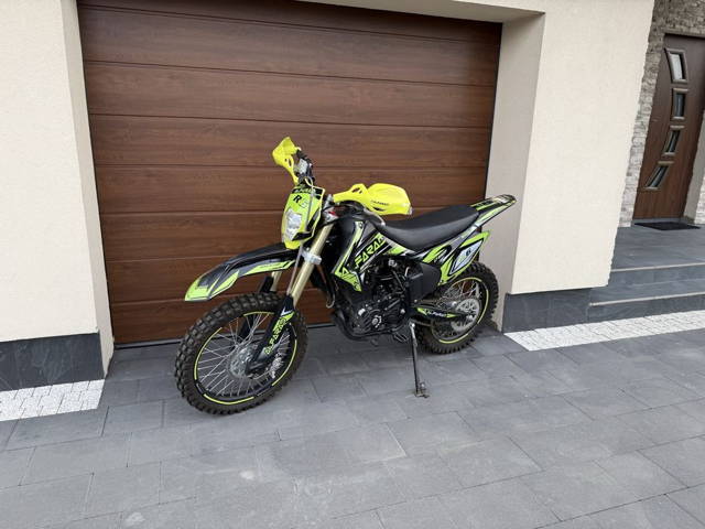 FuLL Cross Alfarad 250 R6 21/18" Manual E-Start