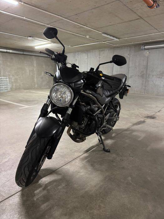 Suzuki SV650 rok 2022 czarny JAK NOWY, kat. A