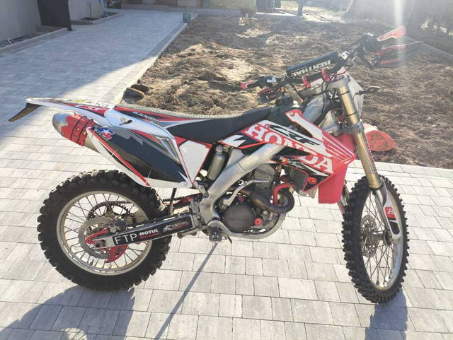 Honda CRF 250R 2011 rok ubezpieczona i zarejestrowana