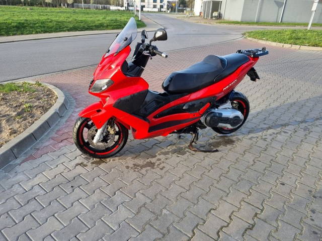 Maxi skuter Gilera Nexus 500