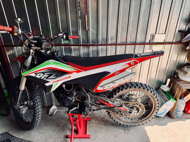 Cross RFZ Apollo Lizzard 250 / KAYO T4 250 (14mth)