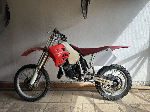 Cross Honda CR 125