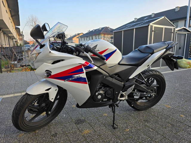 Honda Cbr125r  na kat B