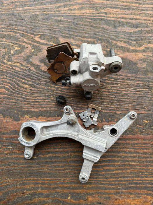 komplet nissin zacisk z jarzmem tylna ty kawasaki kxf klx 250 / 450 kx