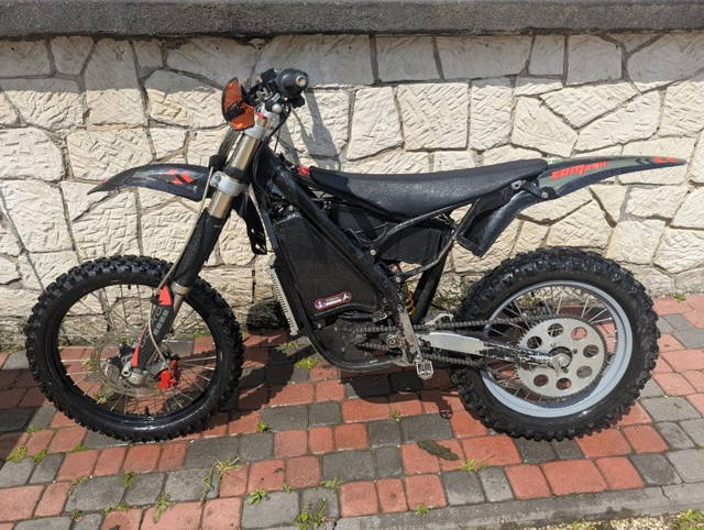 Motocykl elektryczny 13kW mocny, zwinny i lekki