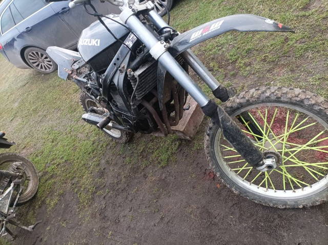 Cross Suzuki 600