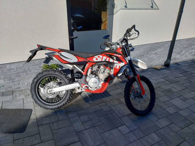 Motocykl SWM RS 500 R cross enduro