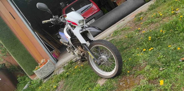 Super moto yamaha xt 125cm3