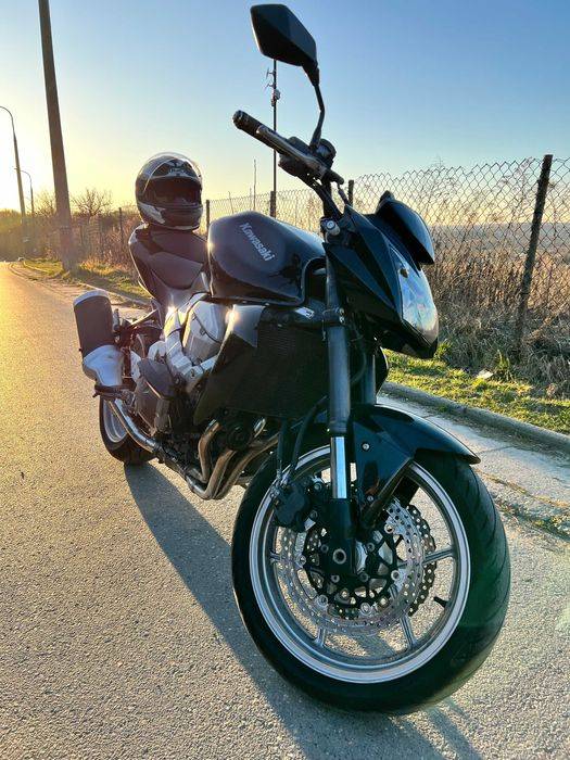 Kawasaki z750 uszkodzony