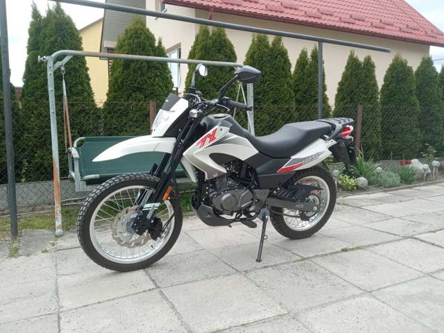 Motocykl enduro 125 Keeway