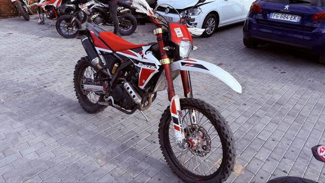 Fantic XEF 125 pojemosc  2021 rok