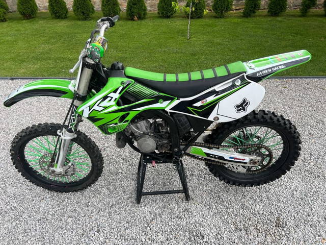*Kawasaki KX 125*
