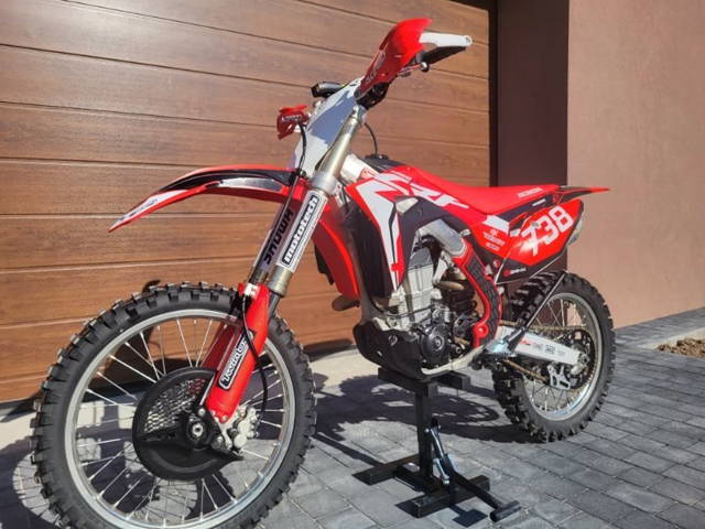 Honda CRF 450!!  2017 !!! 79 mhg !! Idealny stan !! Nowe opony !!