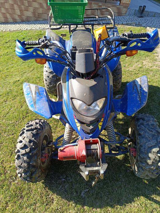 Quad 250 z hakiem