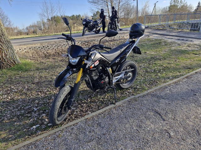 Motor/Supermoto/enduro 250/125  Zipp tracker