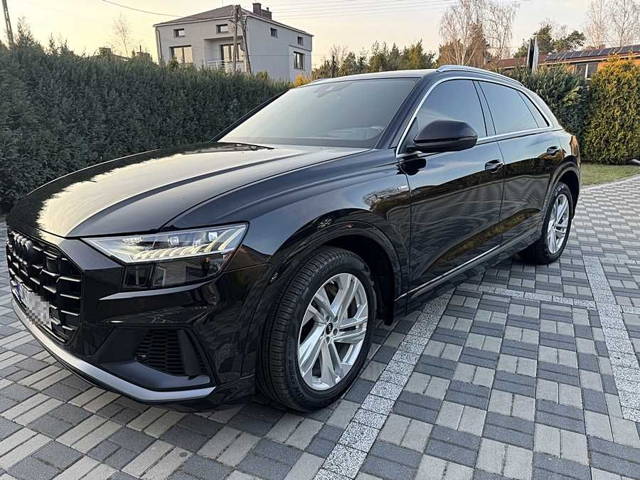 Okazja Audi Q 8 S-line W bardzo dobrym wyposażeniu Head up
