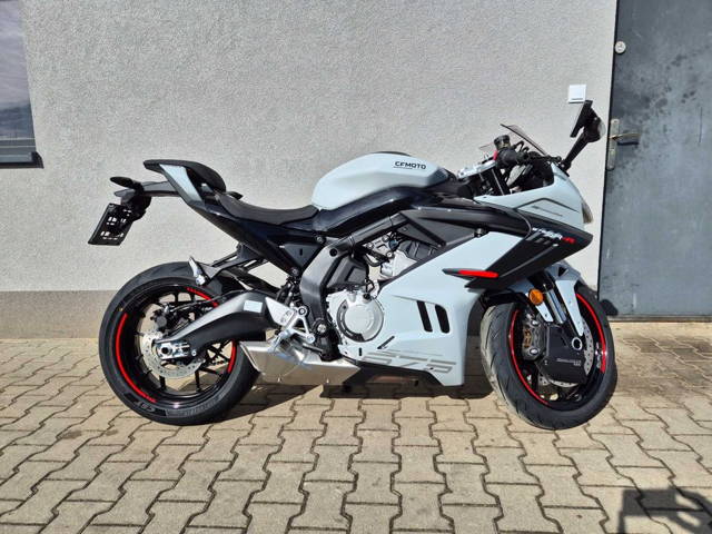 CFMoto SR 675 SR od MUDDY