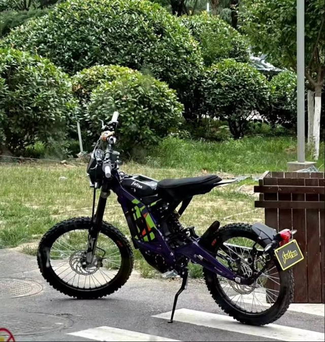 Surron Light Bee L1e Fiolet Motorower Rower Elektryczny ECO MOTO CROSS