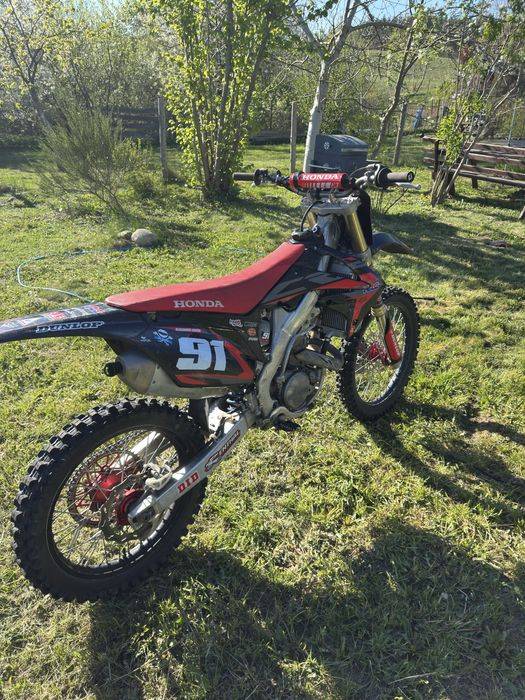 Honda crf 250R.