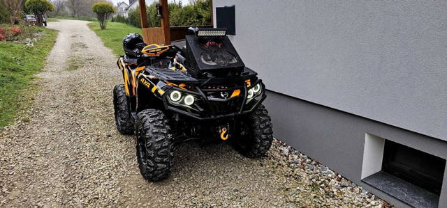 Quad, Can-am outlander 4x4 1000cm³