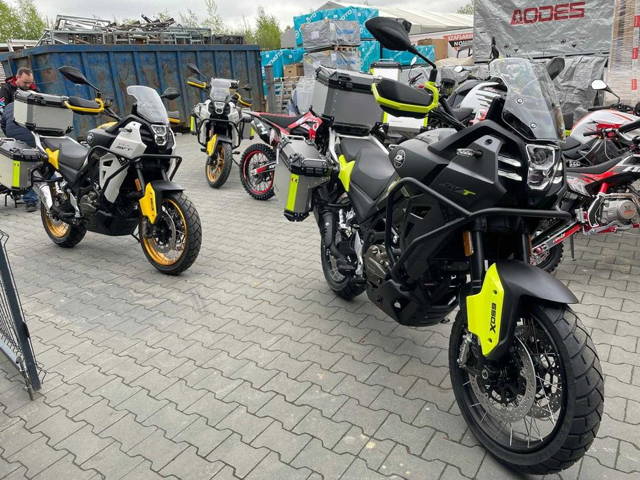 DEMO Qjmotor SVT650*kufry+AIROH KASK*RATY*2025r*Vat23%TranscałaPolska