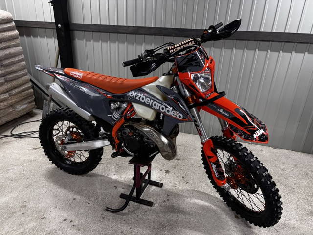 Ktm xc-w 300 erzbergrodeo 2023 2t ( ktm exc xc-w )