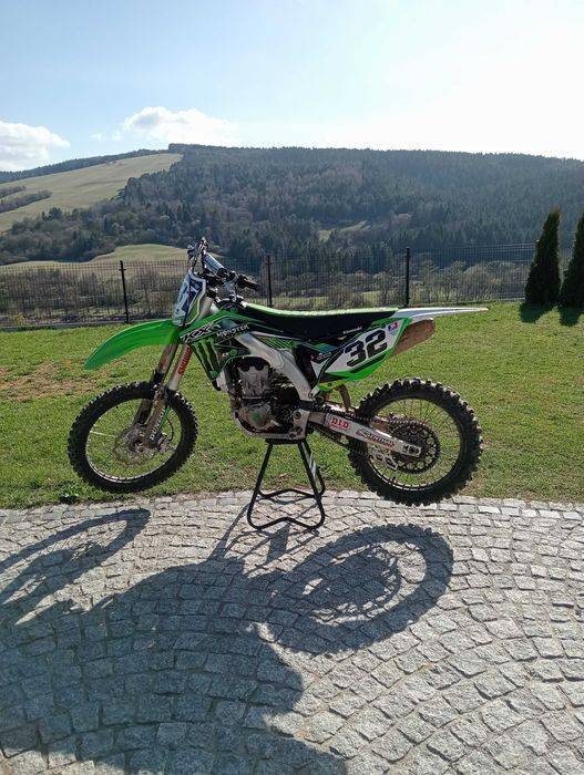 Kawasaki KX450F.