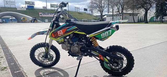 Pitbike Ycf 125 start.