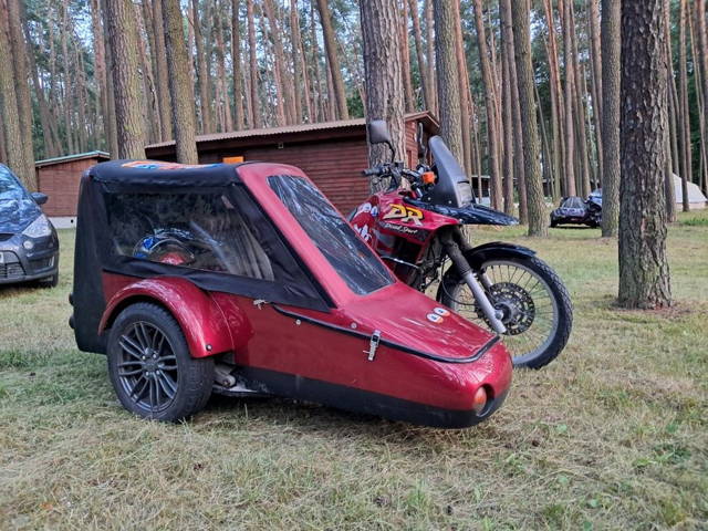 suzuki dr 800 big z wózkiem bocznym