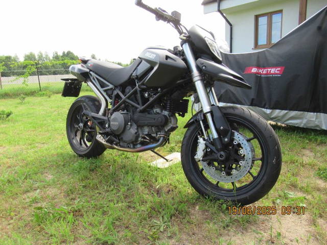 Ducati Hypermotard 796