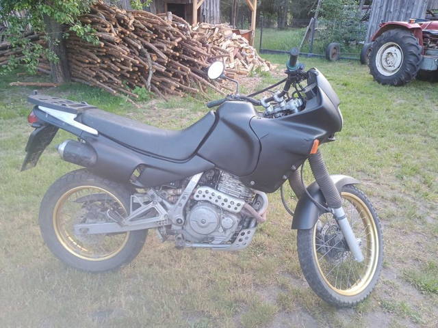 Sprzedam lub Zamienię za 125 . Honda dominator 650