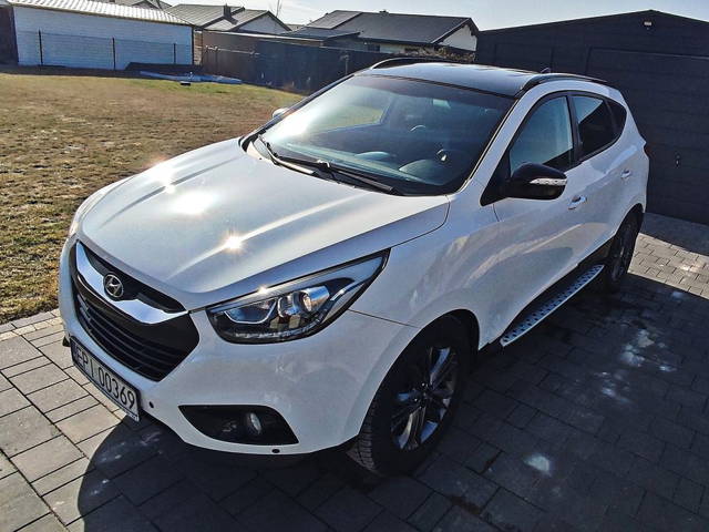 Hyundai ix35, 2.0 diesel,grzane fotele,nawigacja,czujniki parkowaniaTV