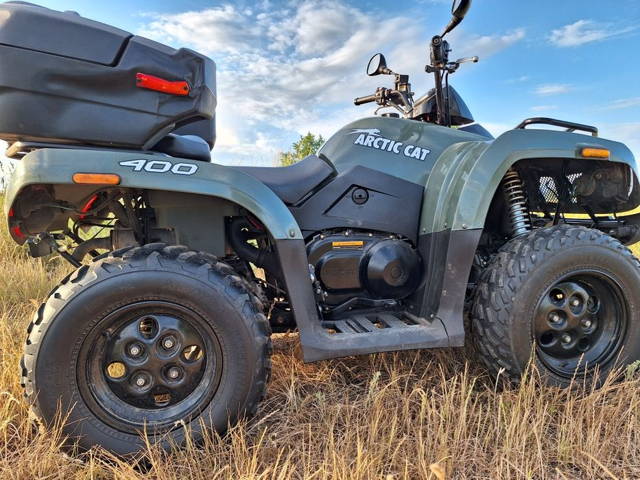 Quad Artic cat 400